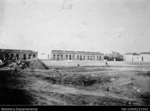 (1945). Parque del barrio Obrero