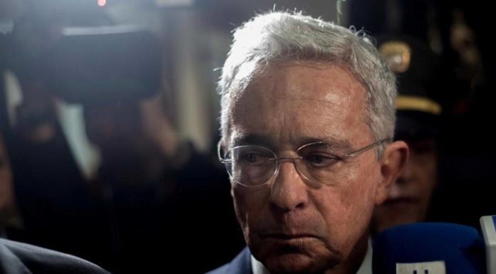 Alvaro Uribe retira proyecto que abría la puerta a los contratos por horas para los jóvenes