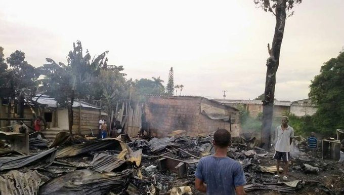 Voraz incendio en Brisas del Cauca