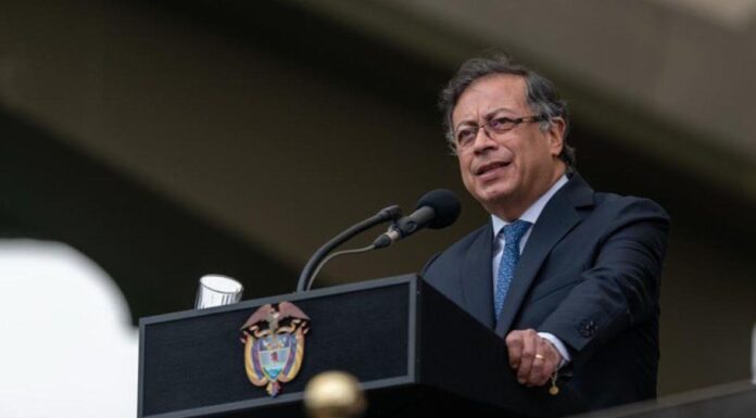 Petro persona no grata en Perú