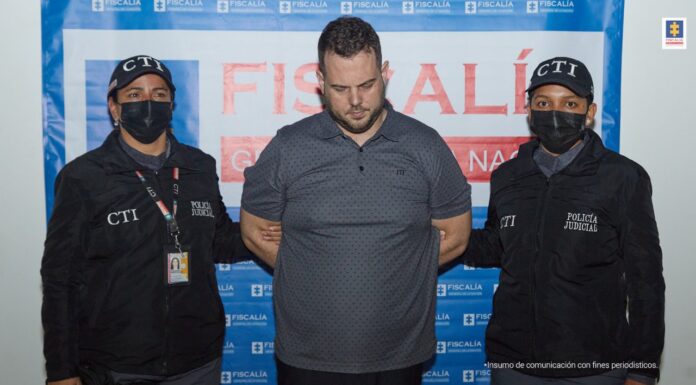 John Poulos seguirá en la carcel