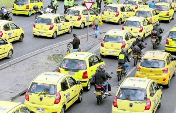 Taxistas se toman la ciudad de Cali ante el paro nacional