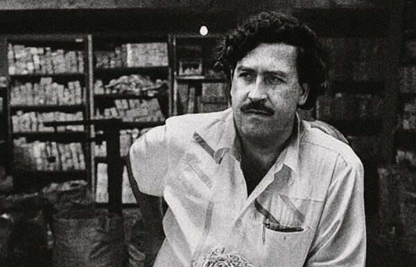 Proponen ley para prohibir la comercialización de artículos relacionados con el narcotráfico y la figura de Pablo Escobar en Colombia